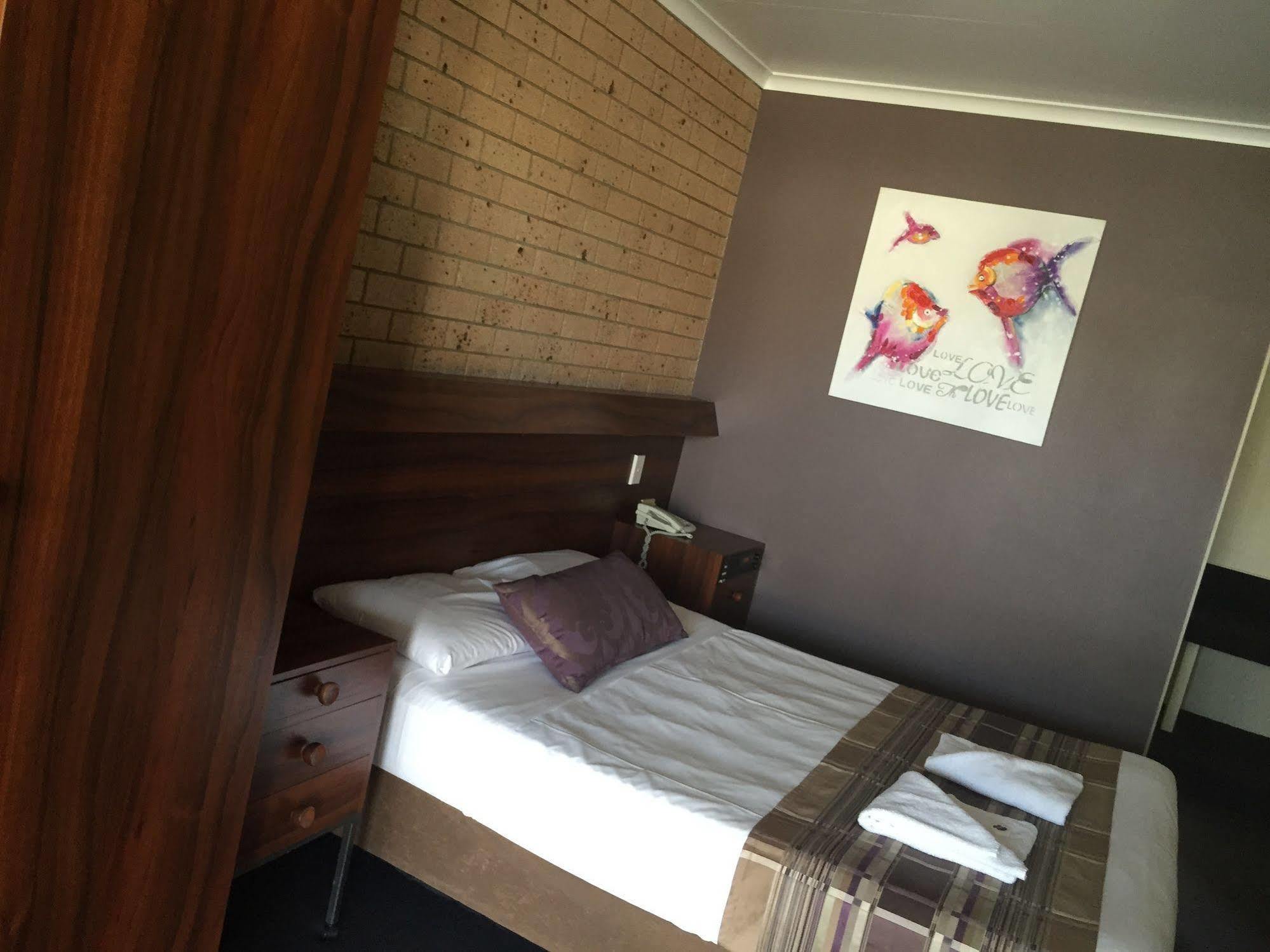 Sarina Motor Inn المظهر الخارجي الصورة