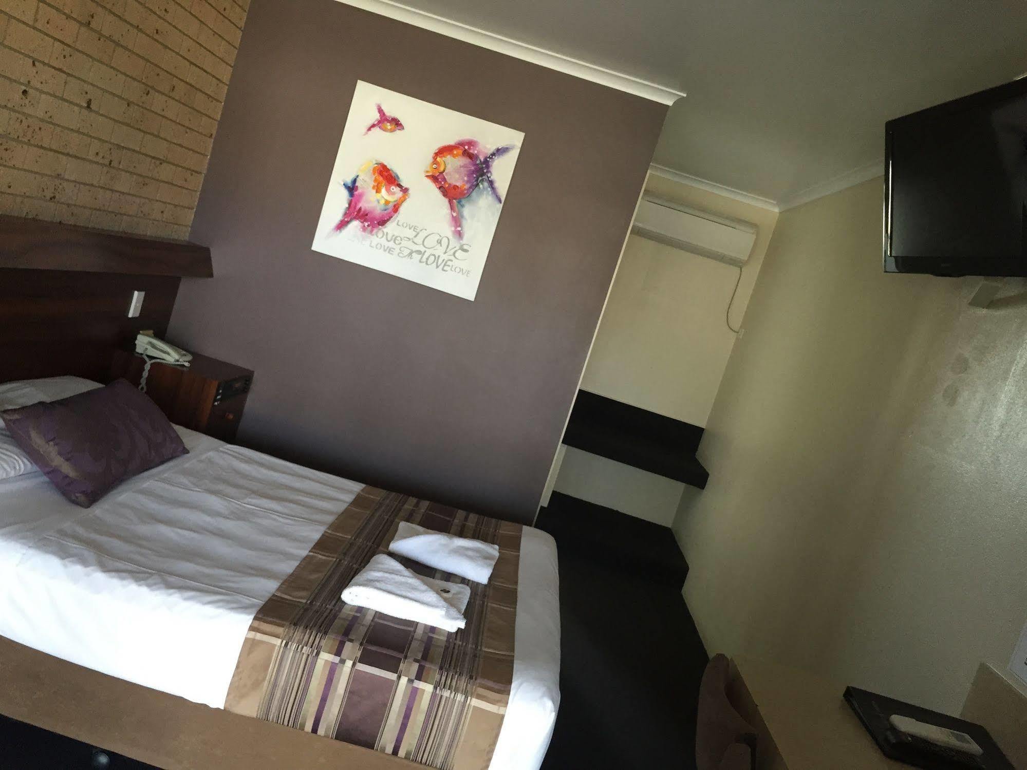 Sarina Motor Inn المظهر الخارجي الصورة