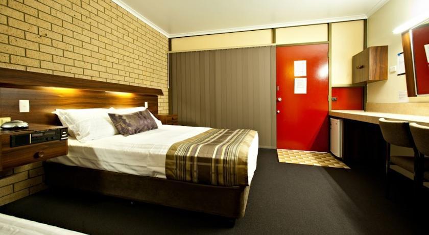 Sarina Motor Inn الغرفة الصورة